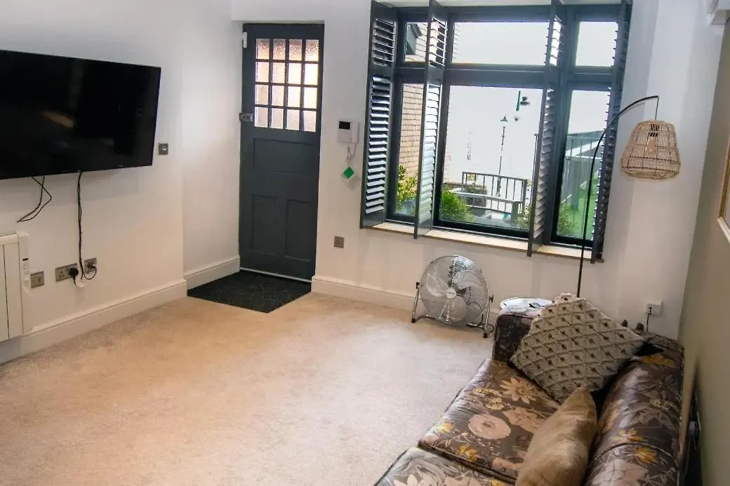 Apartament Seafront Cottage - The Nook Cardiff